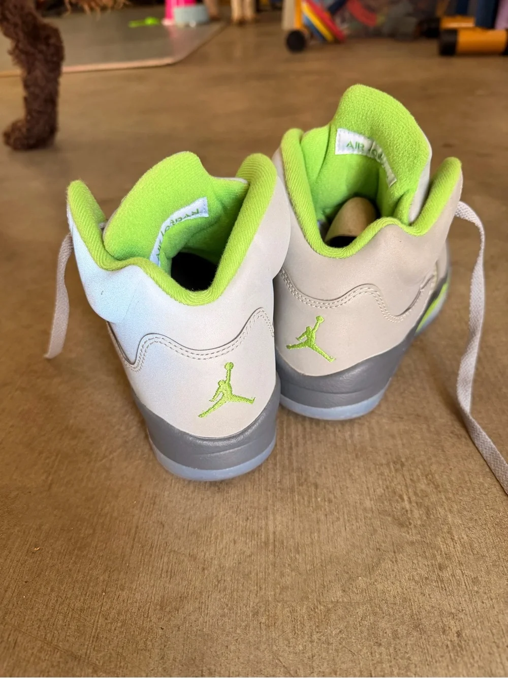 Big kids air jordan Shoe - green bean size 6Y